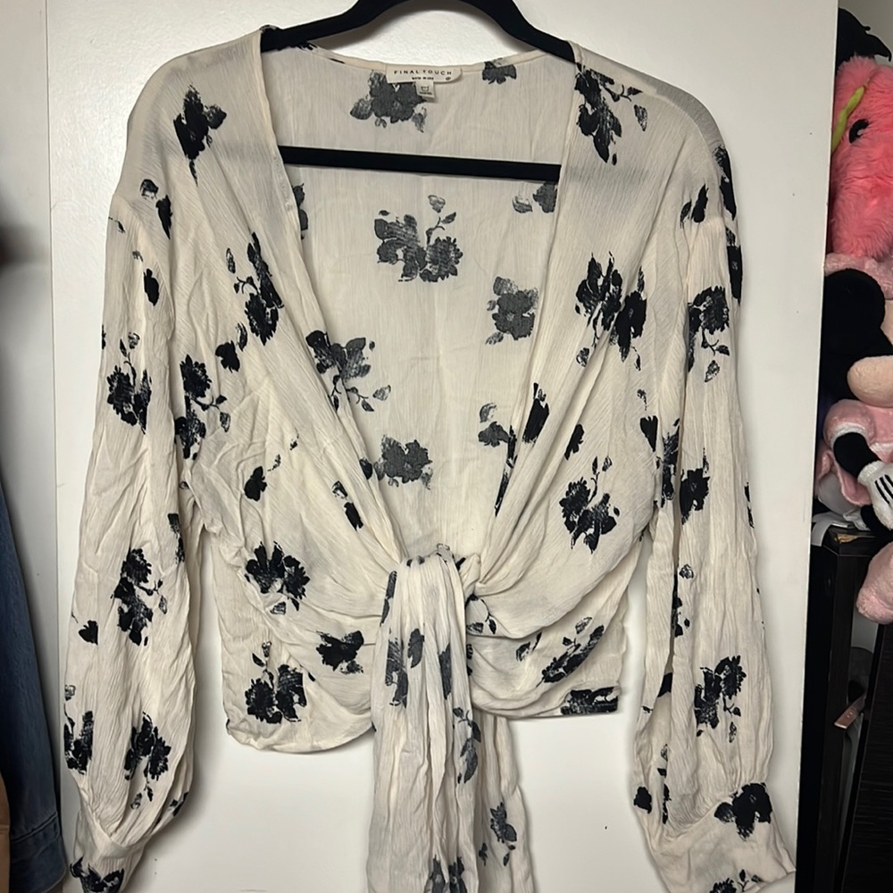Final Touch floral tie-top